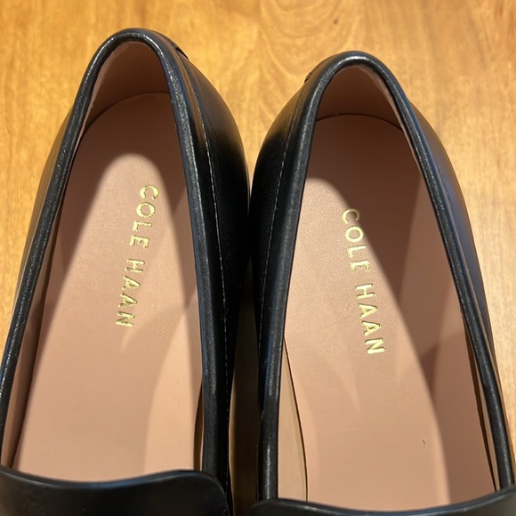 NEW COLE HAAN Black penny loafers in a size 7B perfect for dressing up or down - Picture 5 of 9
